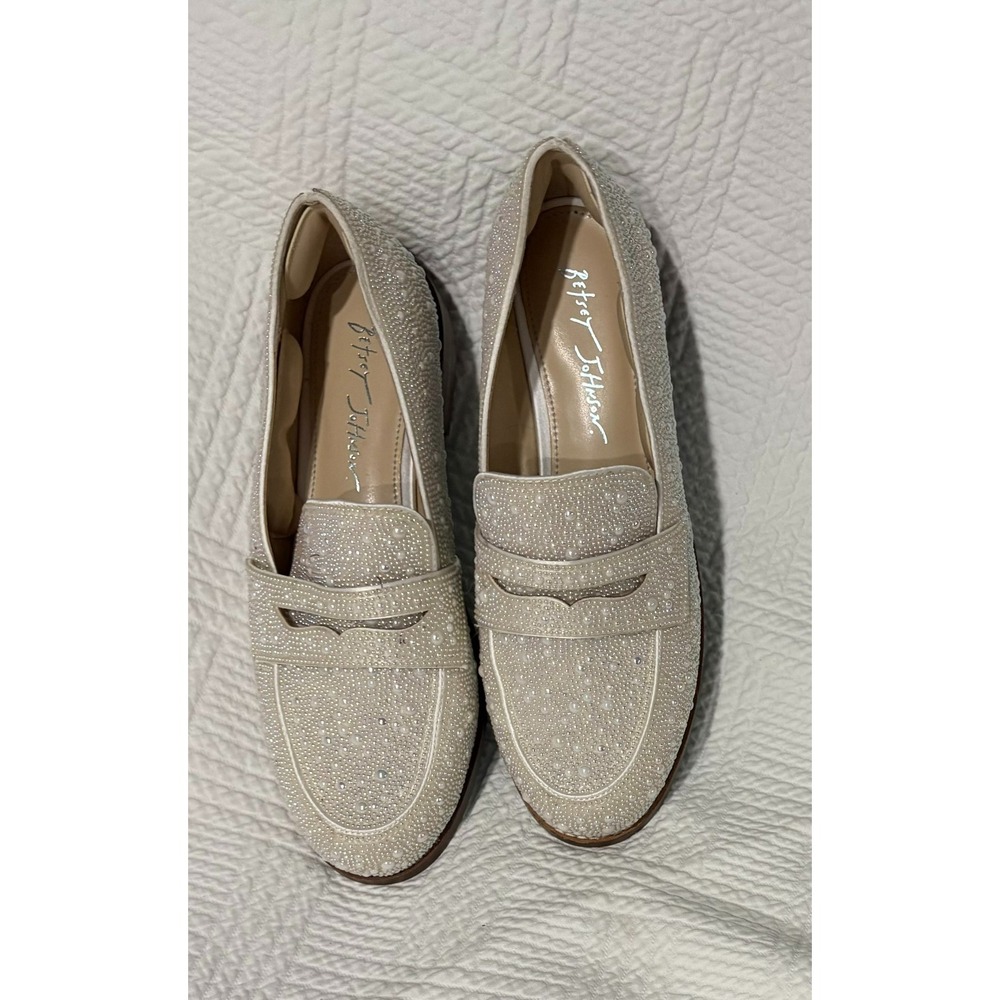 Betsey Johnson Women's Rhinestone Pearled  Loafers 9W  Career Funky Cream